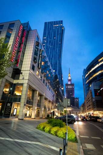 Kliknij i zobacz foto mercure-warszawa.jpg w powiększeniu